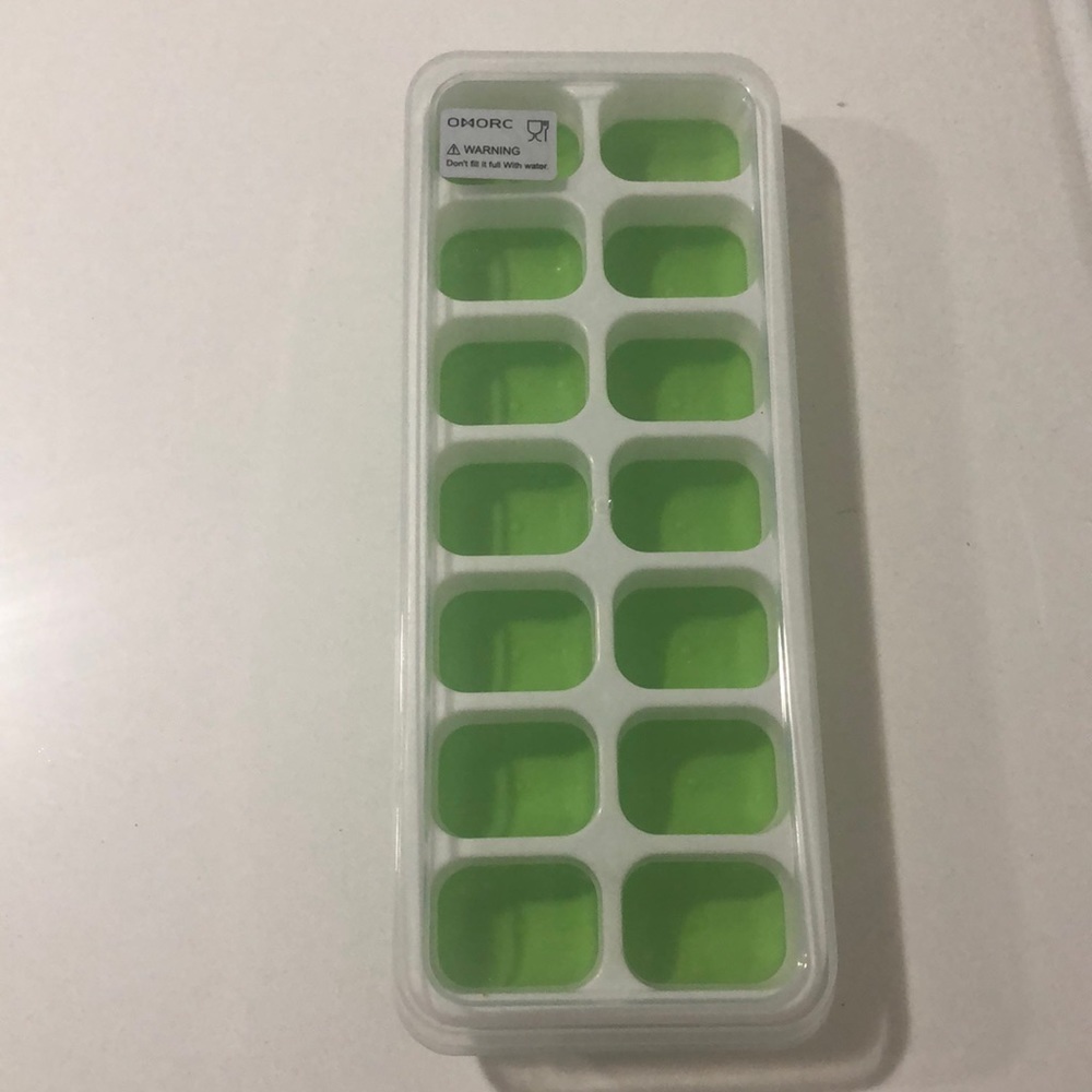 SILICONE ICE TRAY FOR EASY USE - Multiple Ice Cubes